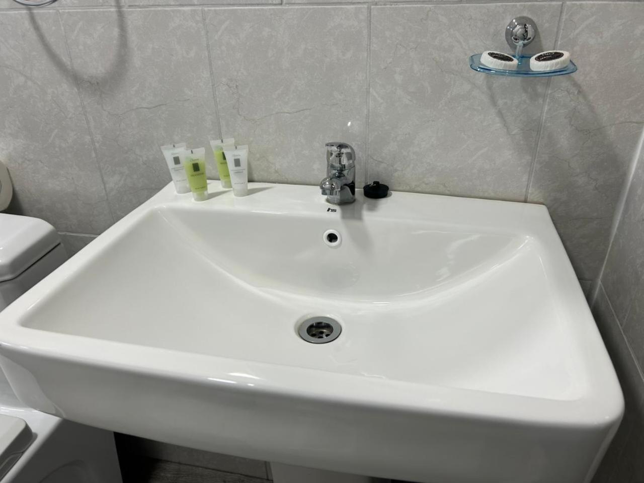 Terra Hostal Puerto Natales Ngoại thất bức ảnh